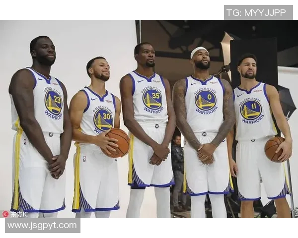 2021年NBA勇士与爵士激战回顾球星表现与战术分析全景展现
