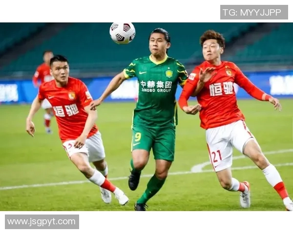 南京篮球队在选拔赛中以98分稳居积分榜首位展现强劲实力